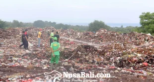 Cara Pengelolaan Sampah Serpong: Semprot dan Tutup Terpal Efektif