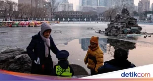 Dampak Kenaikan Pajak Kondom di China pada Angka Kelahiran