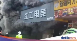 Kebakaran Hunian China Tewaskan 12 Orang: Analisis Lengkap