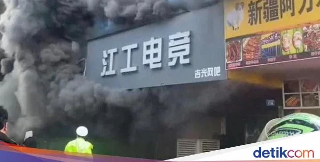 Kebakaran Hunian China Tewaskan 12 Orang: Analisis Lengkap
