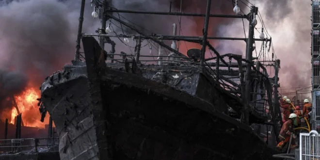 Kebakaran Kapal Nelayan Muara Baru Akibat Korsleting Mesin Terbaru