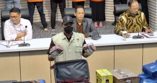 KPK OTT Bupati Lampung Tengah Sita Uang Logam Mulia Bukti Korupsi