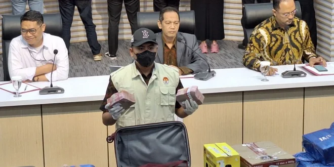 KPK OTT Bupati Lampung Tengah Sita Uang Logam Mulia Bukti Korupsi