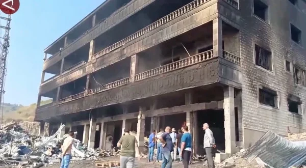 Ledakan Besar Guncang California, 3 Bangunan Hancur dan Kebakaran