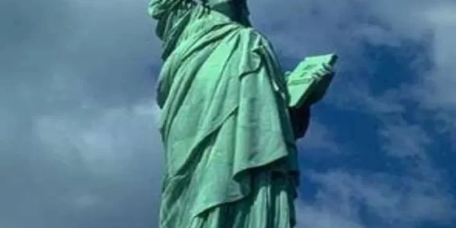 Patung Liberty Brasil Aman Meski Badai Dahsyat Melanda