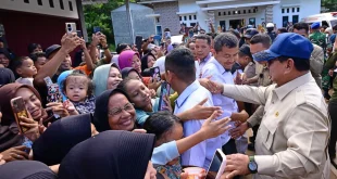 Prabowo Subianto Kunjungi Posko Pengungsi Agam untuk Penanganan Darurat