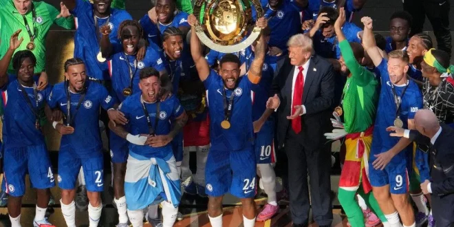 Presiden FIFA Beri Penghargaan Gambar pada Donald Trump, Benarkah?