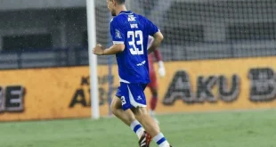 Thom Haye Cetak Gol Debut Persib Super League 2025