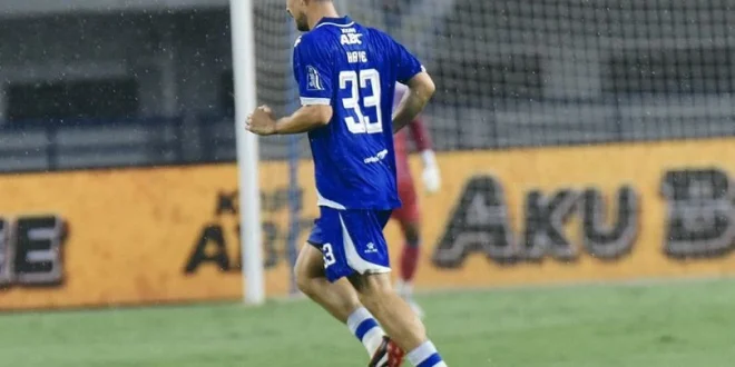 Thom Haye Cetak Gol Debut Persib Super League 2025