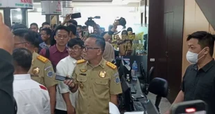 Wamenaker Tegas Hentikan Penahanan Ijazah Pekerja 2025