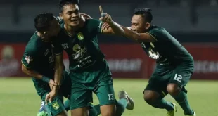Pelatih Persebaya Juluki Rachmat Irianto “Maradona” Setelah Gol Spektakuler