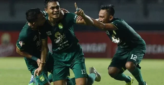 Pelatih Persebaya Juluki Rachmat Irianto “Maradona” Setelah Gol Spektakuler